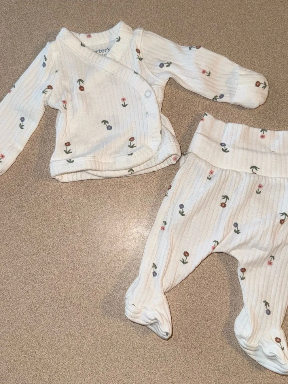 Carter’s baby girl size preemie two piece set white ribbed with flowers